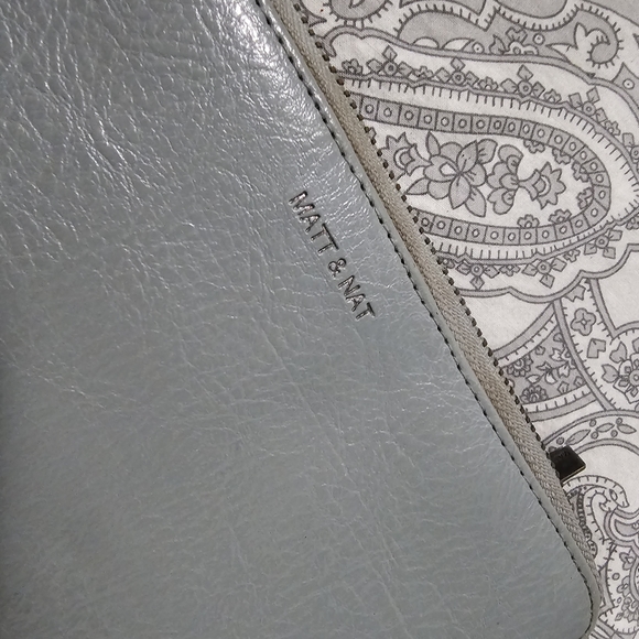 Matt and Nat Central Wallet - Picture 2 of 4